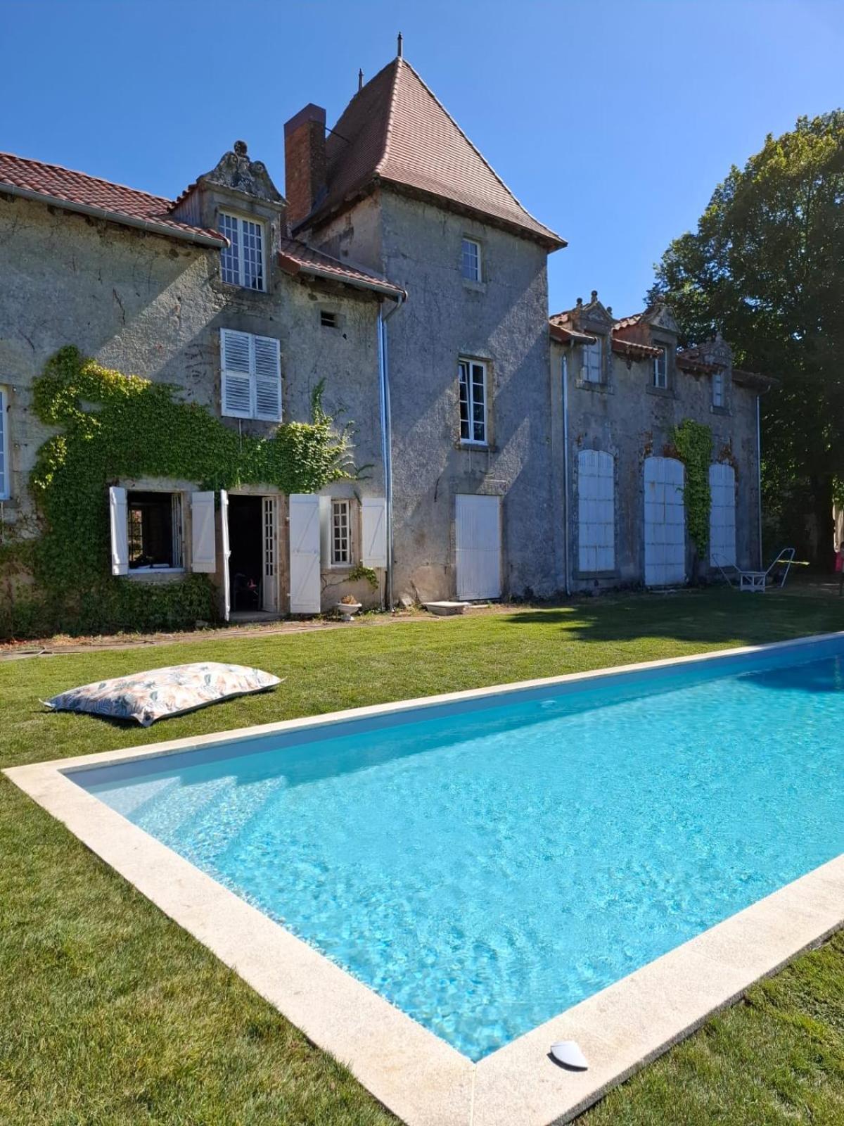 Вилла Domaine De Faugeras Boisseuil Экстерьер фото